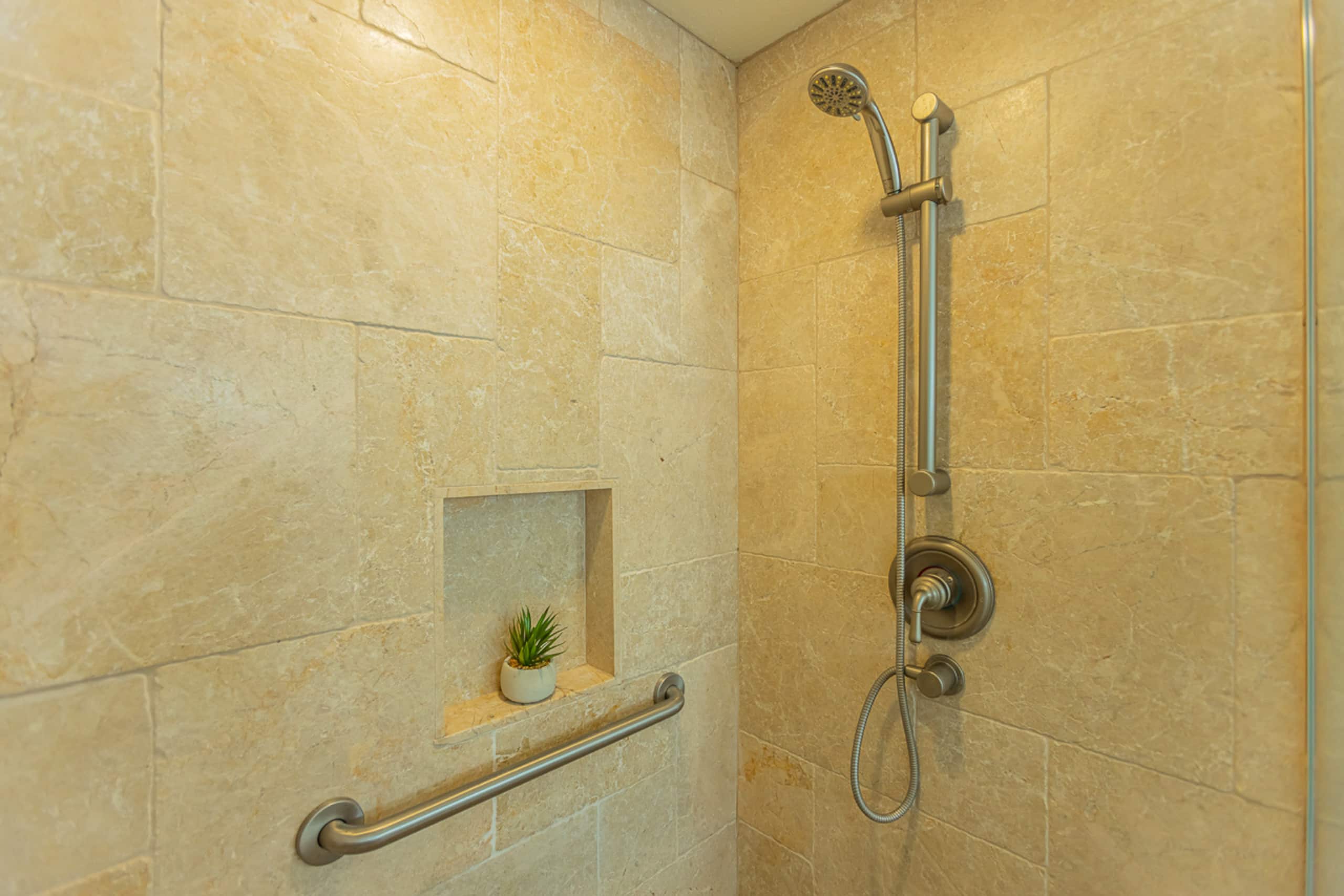 Condo in Kihei · ★4.5 · 2 bedrooms · 2 beds · 2 baths - Image 26