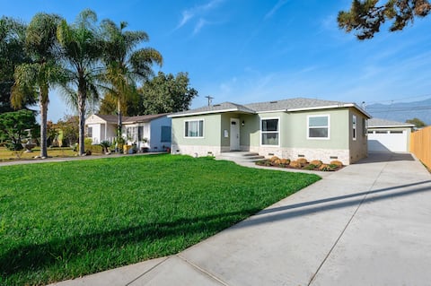 Luxury Modern Retreat with Spacious Yard & Premium