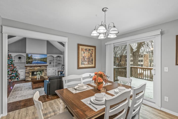 Charming 4BR Family Home in Burnsville