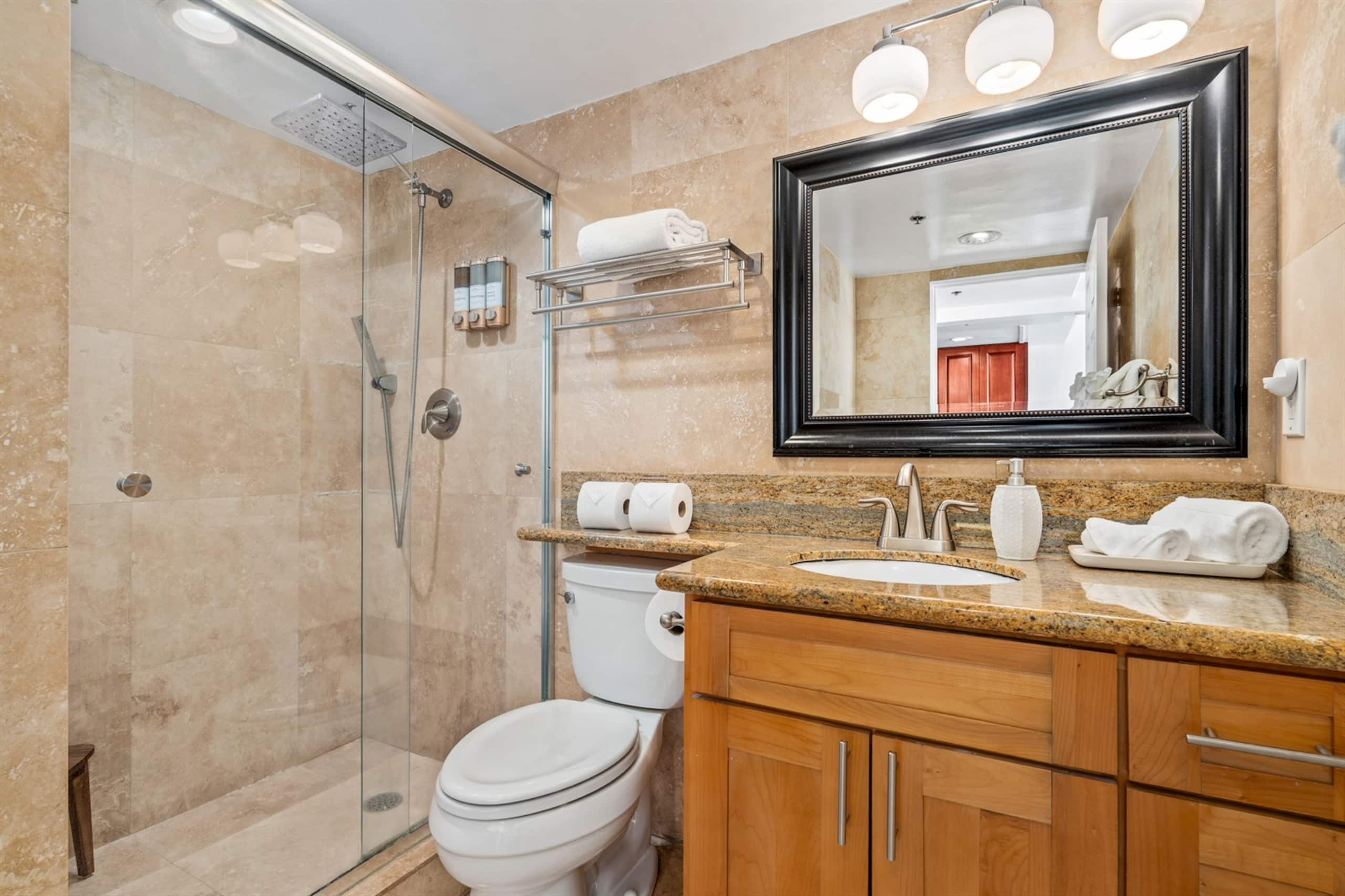 Condo in Honolulu · ★5.0 · 1 bedroom · 2 beds · 1 private bath - Image 11