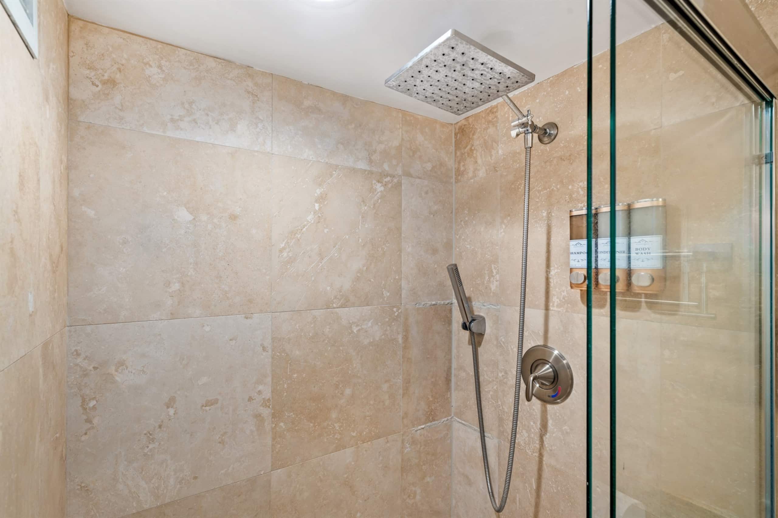 Condo in Honolulu · ★5.0 · 1 bedroom · 2 beds · 1 private bath - Image 12