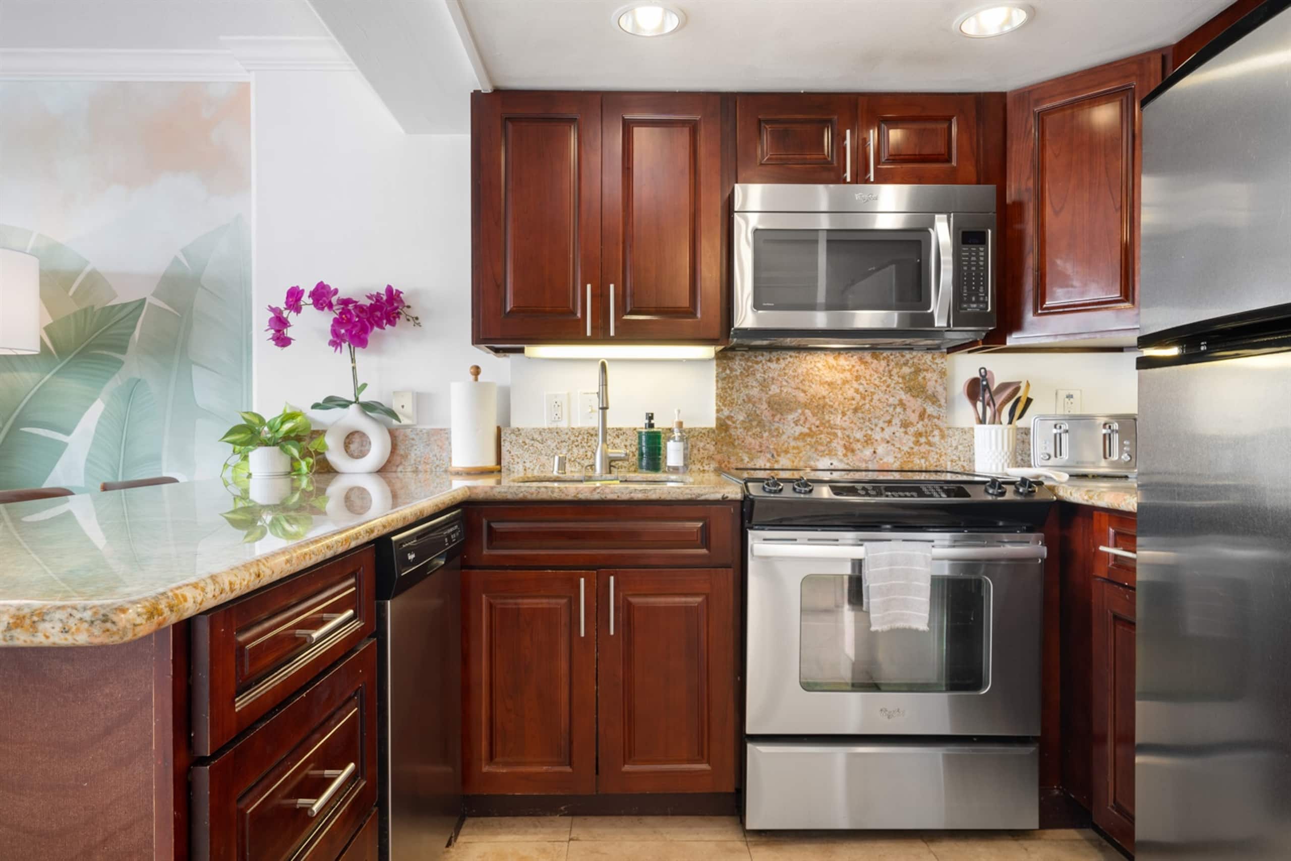 Condo in Honolulu · ★5.0 · 1 bedroom · 2 beds · 1 private bath - Image 7