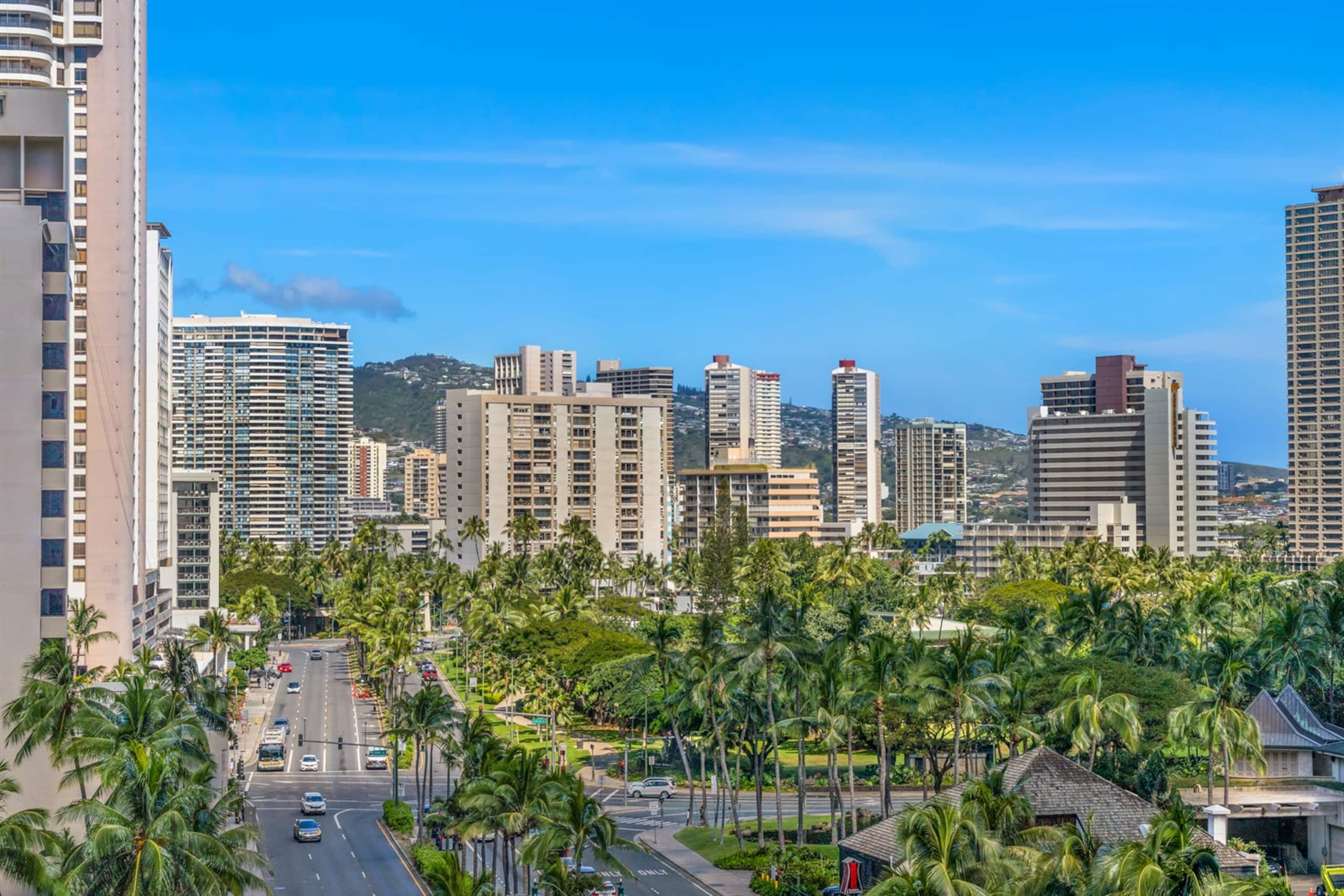 Condo in Honolulu · ★5.0 · 1 bedroom · 2 beds · 1 private bath - Image 13