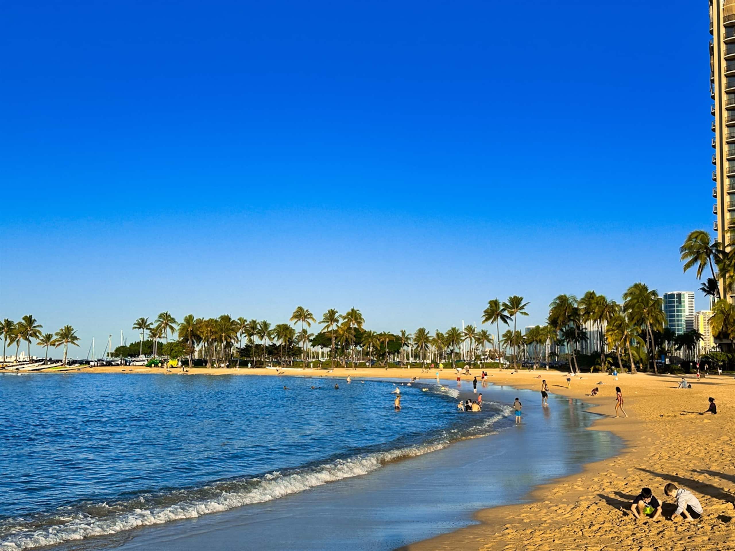 Condo in Honolulu · ★5.0 · 1 bedroom · 2 beds · 1 private bath - Image 28