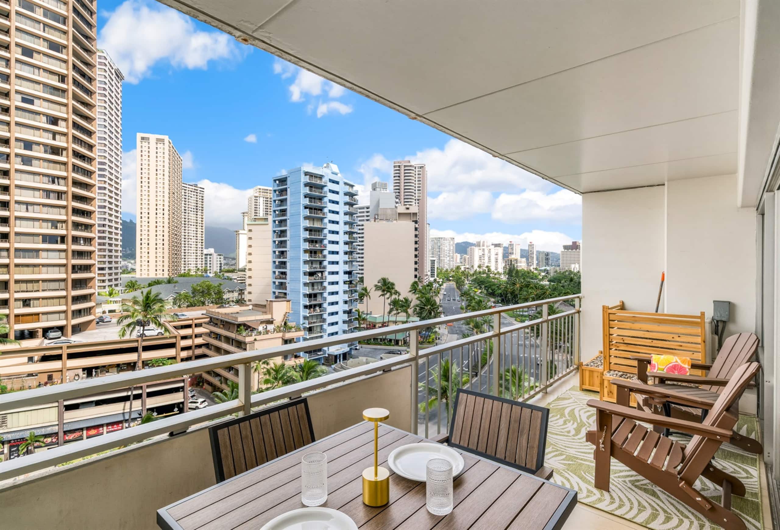 Condo in Honolulu · ★5.0 · 1 bedroom · 2 beds · 1 private bath - Image 14