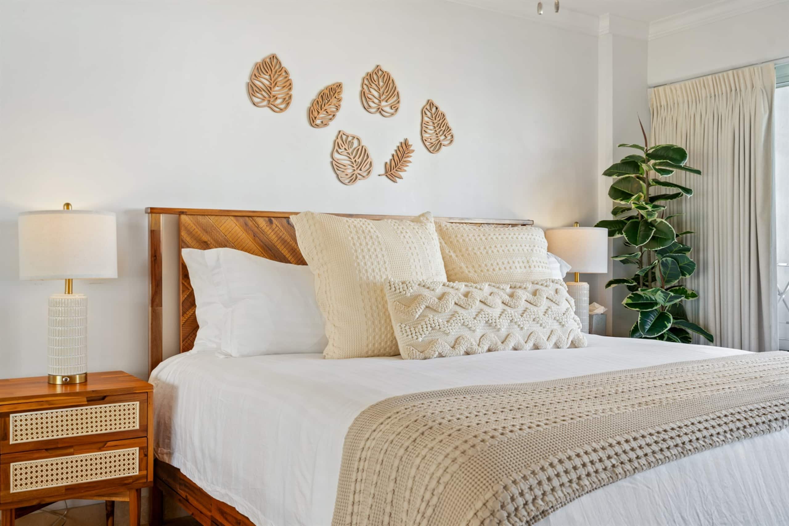 Condo in Honolulu · ★5.0 · 1 bedroom · 2 beds · 1 private bath - Image 9