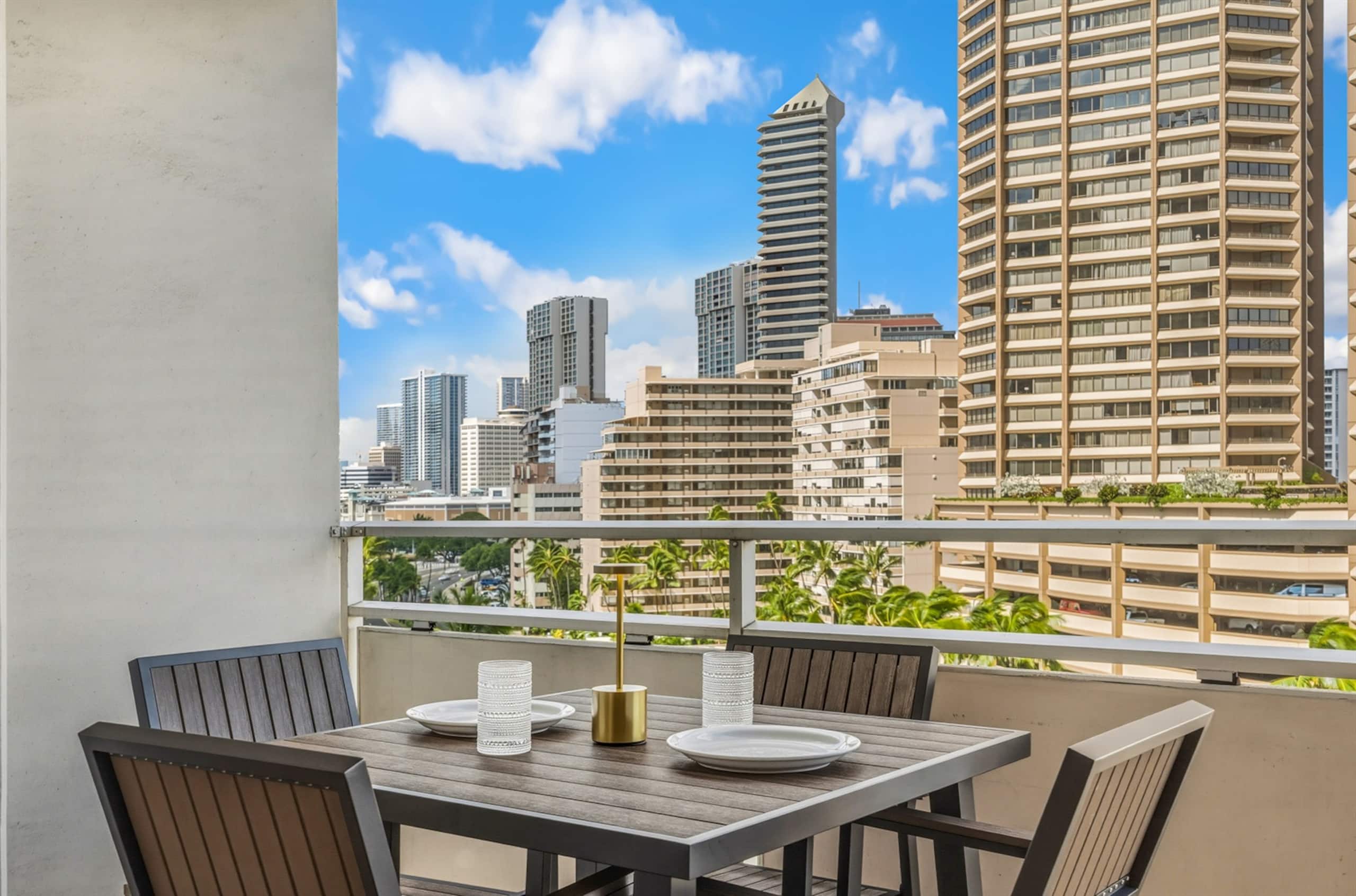 Condo in Honolulu · ★5.0 · 1 bedroom · 2 beds · 1 private bath - Image 15