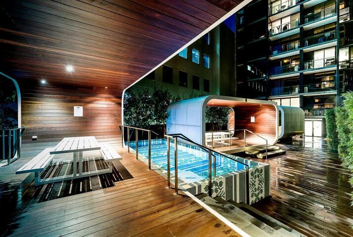 RARE 4BR Dual Apartment Escape Near Shrine & CBD gallery image 2