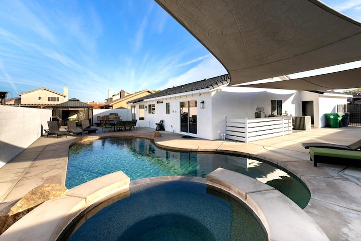 Pool, Hot Tub + Putting Green | Near Golf + Music - Coachella