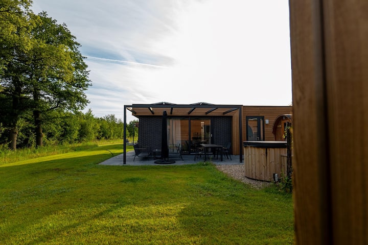 Hofvilla Amalia With Private Sauna & Hot Tub - Winterswijk