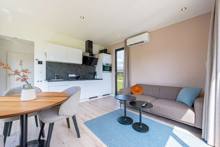 Water Lodge With Hot Tub | 2 Pers. - Winterswijk