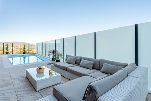 Serene Green Valley w/ Heated Pool, Jacuzzi & BBQ