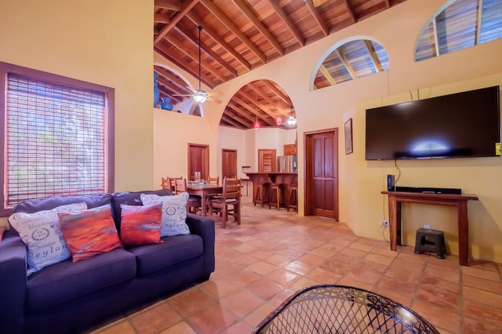 Casa Fuerte – Island Home close to town