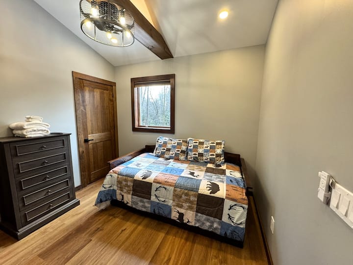 ห้องนอน #4- Trundle + single - นอนได้ 2 คน