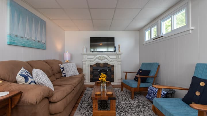 Lake Reflections: Family Friendly Retreat! - Penn Yan, NY