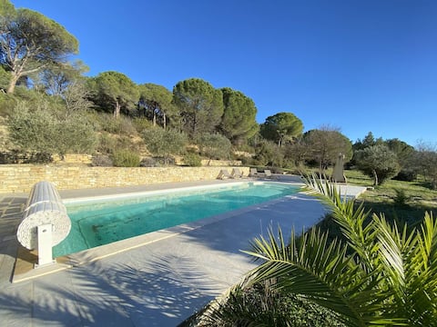 Beautiful villa in the Clape Mountains