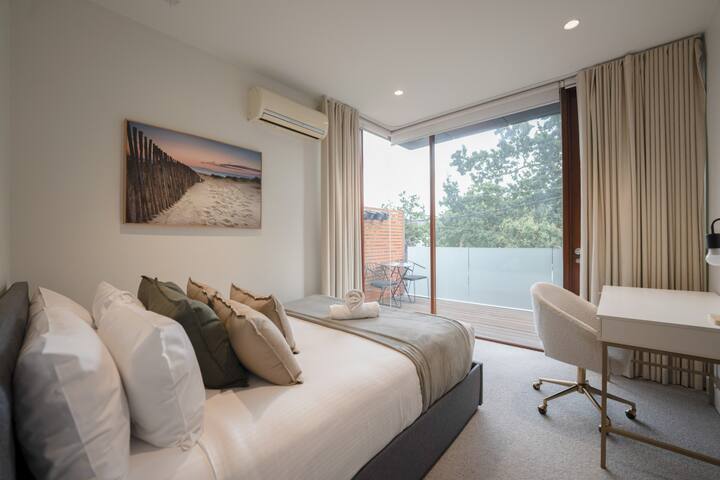 Inner City Pad, Pet friendly, Parking, Close 2 MCG gallery image 3