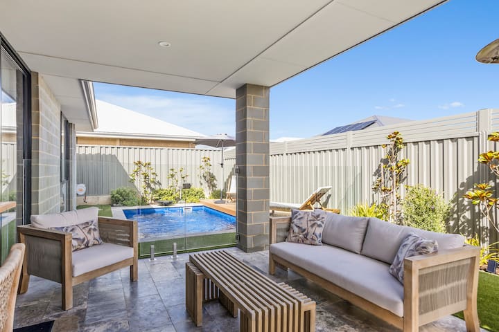 Amberton Beach’s Little Paradise by Swan BnB