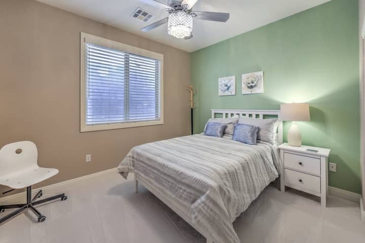 Спална соба 2 со брачен кревет (широк 125 - 149 см)