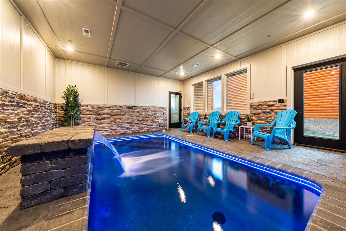Cozy Smokies Cabin • Sleeps 14 • Pool & Hot Tub