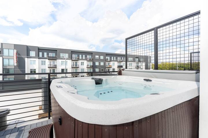 Chloe & Crosby at The Lucy – Dual Townhomes + Hot gallery image 4