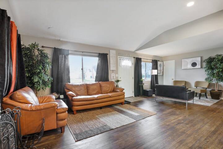 The Blue Door Dream – Stunning design. Very Quiet gallery image 5