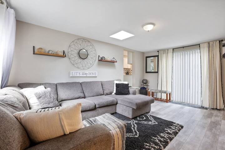 The Blue Door Dream – Stunning design. Very Quiet gallery image 2