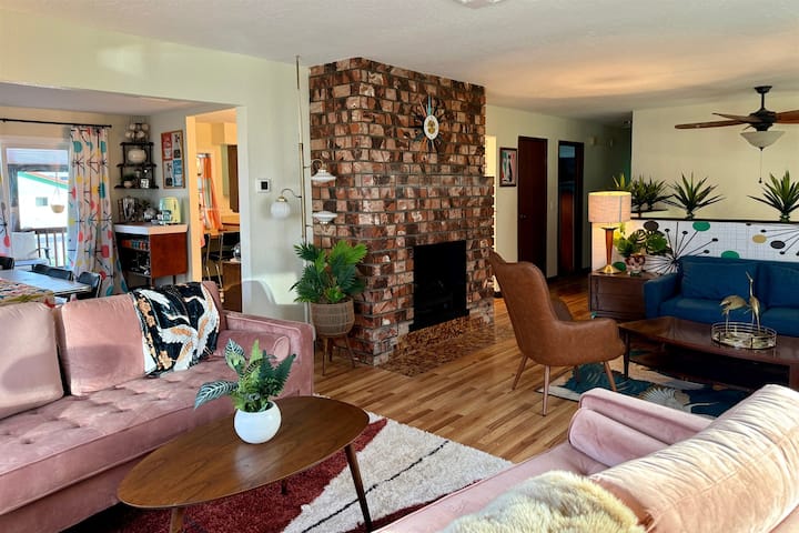 Mcm Sleeps 25, Lounge Pool, Pickleball, And Ufo - Post Falls, ID