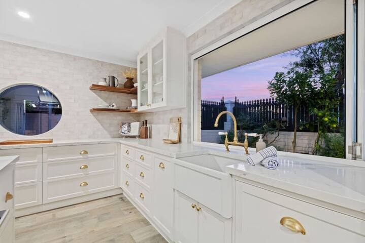 Coastal Retreat Modern Home in Scarborough gallery image 2