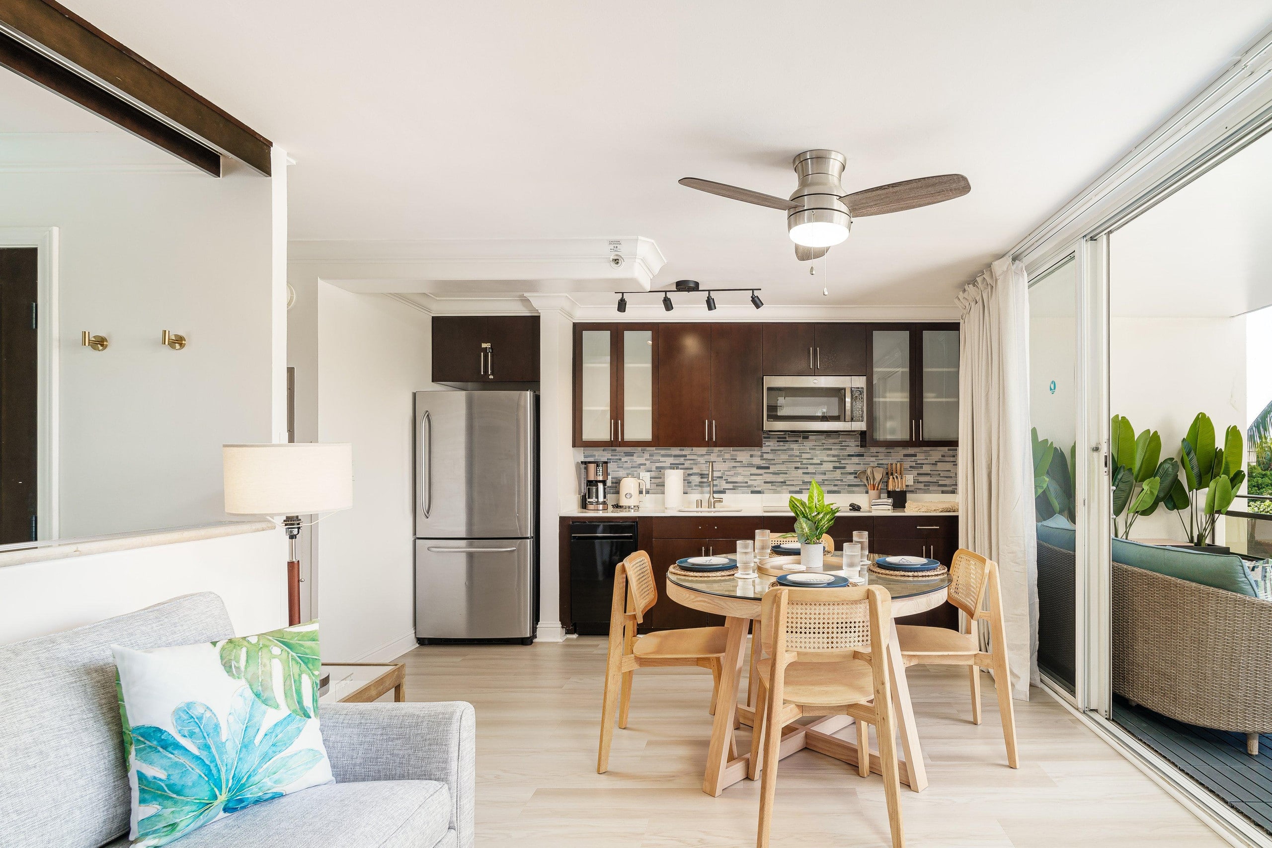 Condo in Honolulu · ★4.85 · 2 bedrooms · 3 beds · 1 bath - Image 11