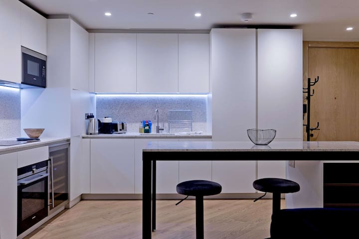 Soho House Executive Apartment Nr Westfields