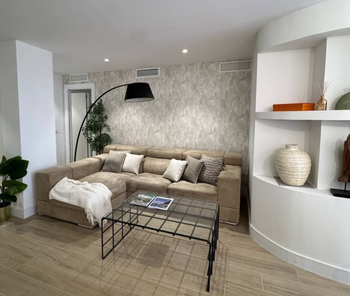 Top Airbnb: Apartment with Terrace Soho Centro Malaga. in Perchel Sur