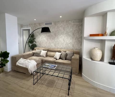 Top Airbnb: Apartment with Terrace Soho Centro Malaga. in Perchel Sur