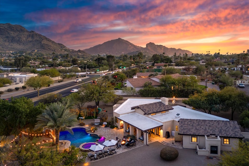 A desert house in Paradise Valley, Paradise Valley, Arizona, United States, photo 6 of 10