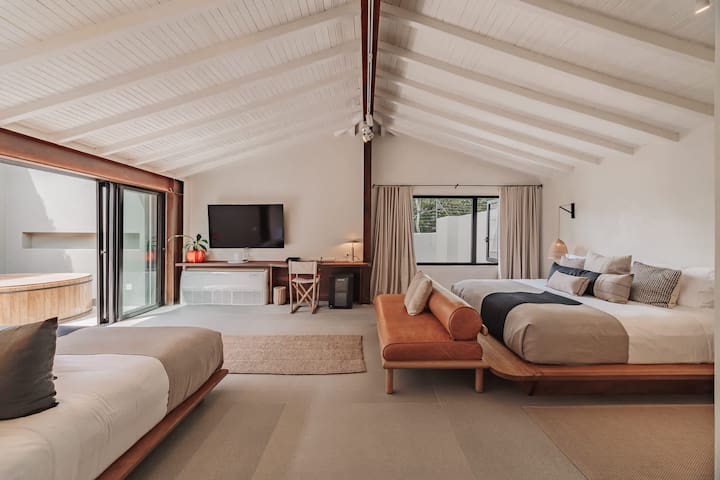 |EP| Luxury Stay at 3BR hideaway “Casa Uribe”