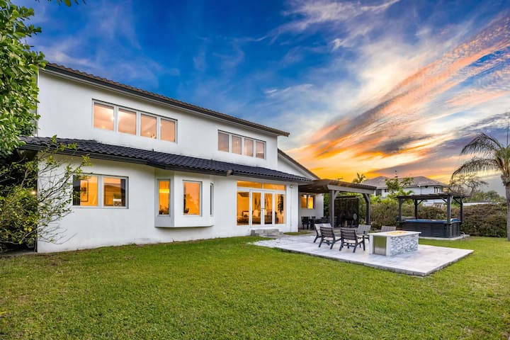 Villa Asher-waterfront w/dock