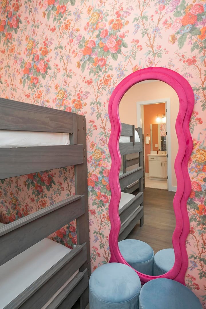 9 - 5 Haven: 4 bračna kreveta (1,6x2) sa zasebnom kupaonicom