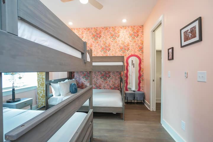 9 - 5 Haven: 4 bračna kreveta (1,6x2) sa zasebnom kupaonicom