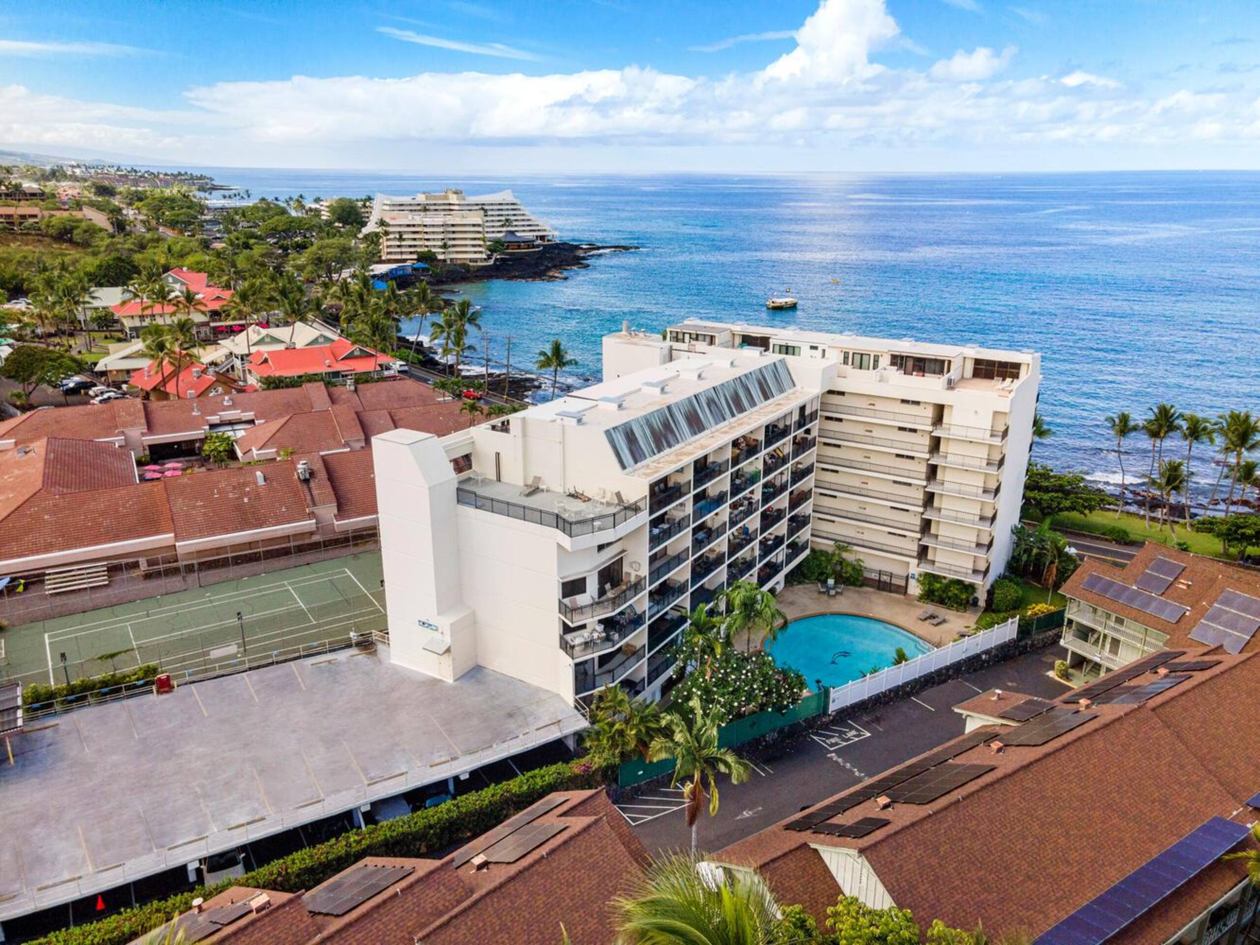 Condo in Kailua-Kona · ★4.8 · 1 bedroom · 2 beds · 2 private baths - Image 51
