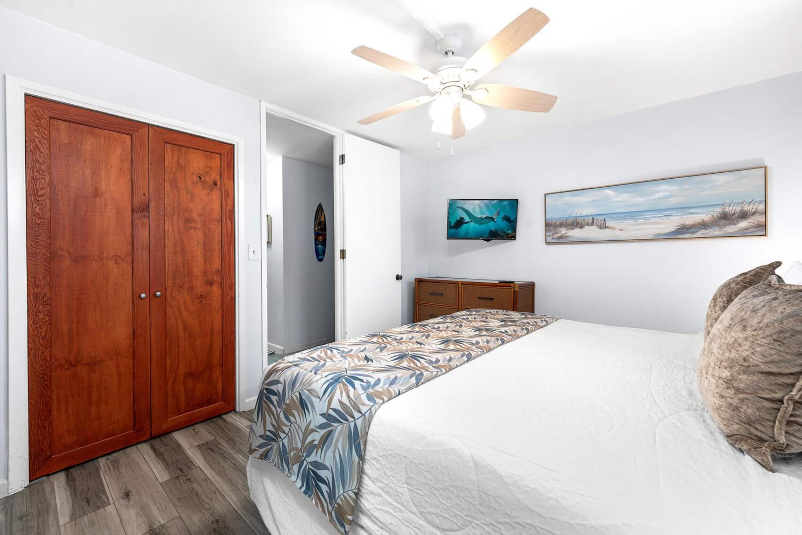 Condo in Kailua-Kona · ★4.8 · 1 bedroom · 2 beds · 2 private baths - Image 15