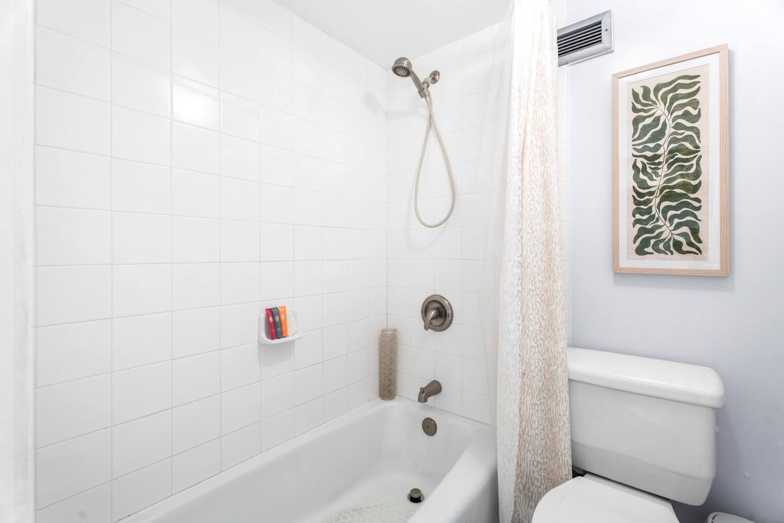 Condo in Kailua-Kona · ★4.8 · 1 bedroom · 2 beds · 2 private baths - Image 18
