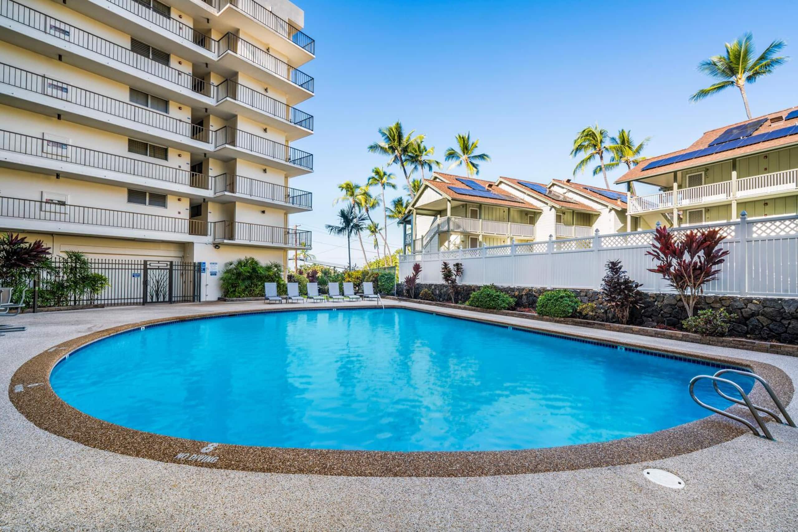 Condo in Kailua-Kona · ★4.8 · 1 bedroom · 2 beds · 2 private baths - Image 52