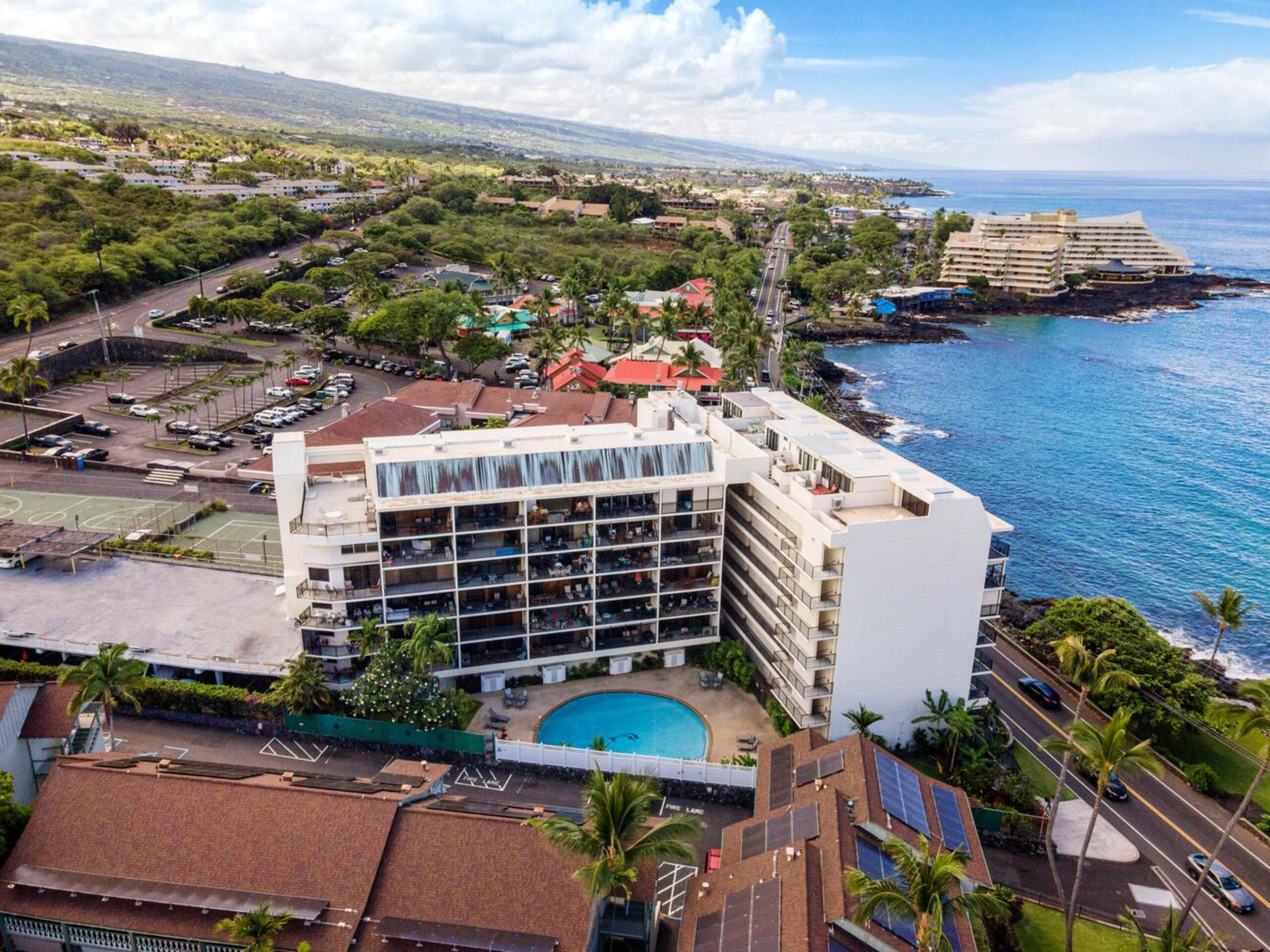 Condo in Kailua-Kona · ★4.8 · 1 bedroom · 2 beds · 2 private baths - Image 45