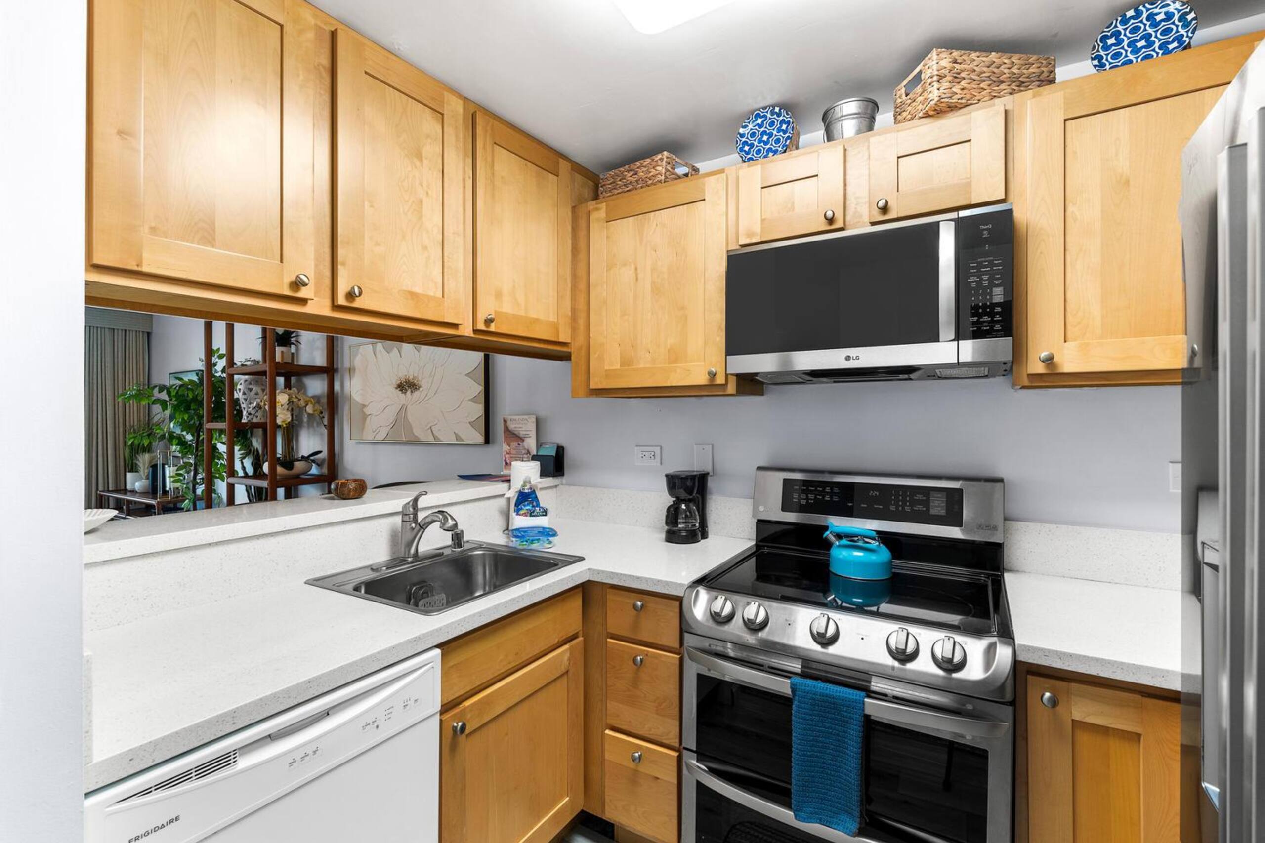 Condo in Kailua-Kona · ★4.8 · 1 bedroom · 2 beds · 2 private baths - Image 11