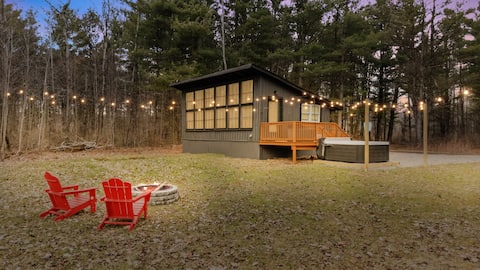 Secluded Cabin, Hot Tub, Fire Pit, Pets, Grill