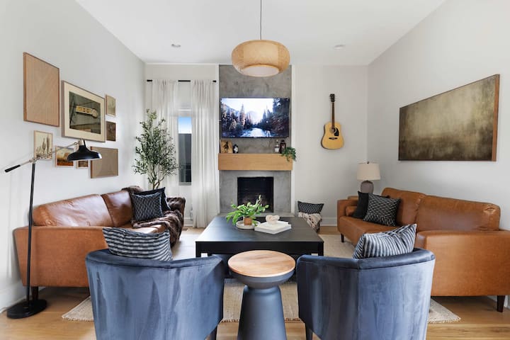 The Wrangler – Hot Tub, Minutes to Broadway