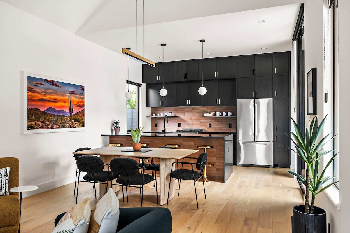 South 1st St Hideaway | 2BR | Patio | DT ATX