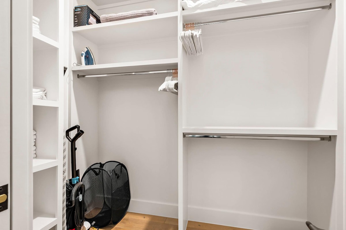 South 1st St Hideaway | 2BR | Patio | DT ATX