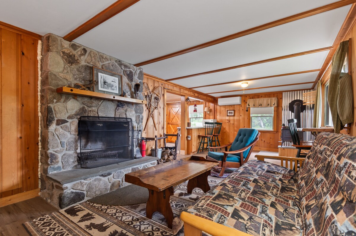 Жилищна зона с камина