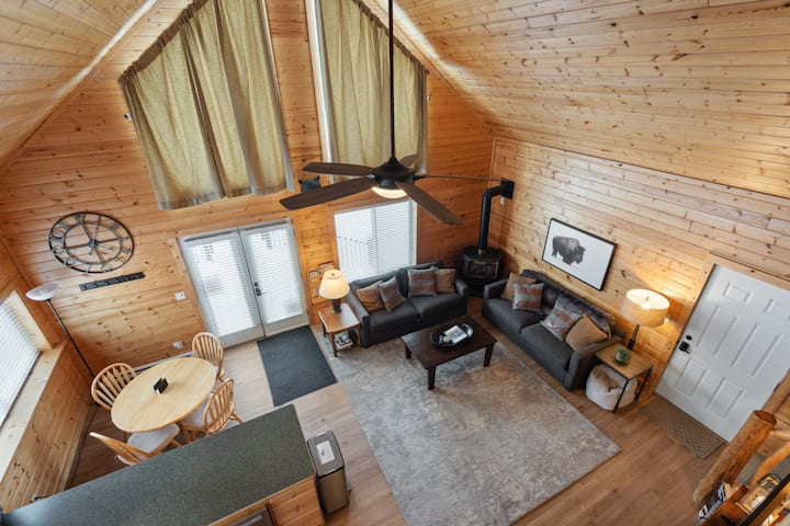 Golf Course Cabin, 25min To Yellowstone! - Island Park, ID